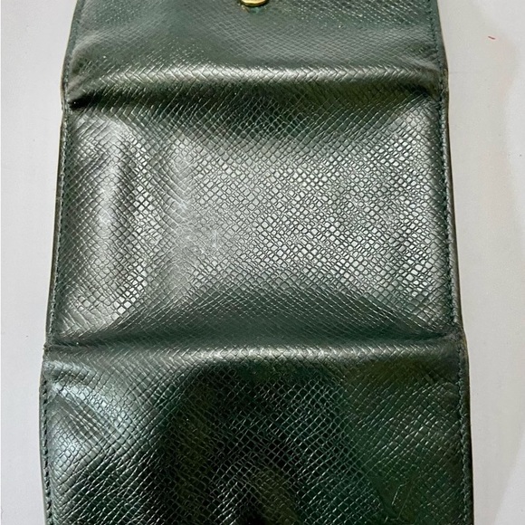 Louis Vuitton Green Taiga Leather 6-Hooks Key Case - Picture 11 of 12